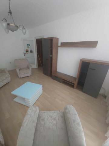 Kiadó panellakás, albérlet, Pécsett 220 E Ft / hó, 3 szobás