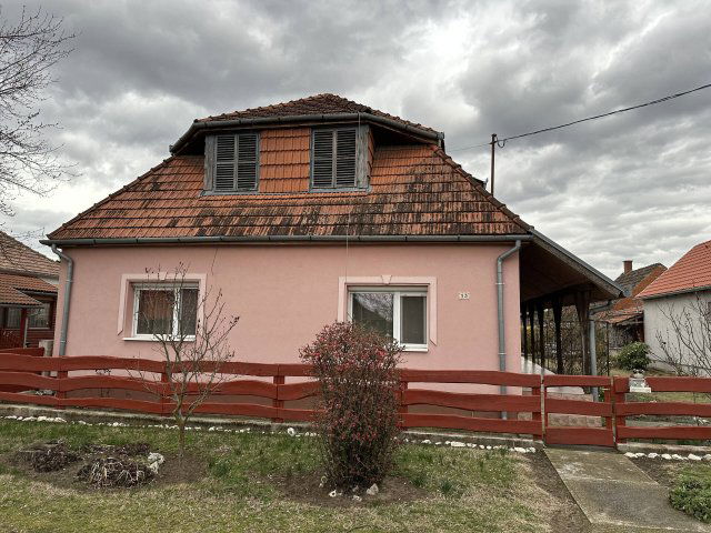 Eladó családi ház, Somogyudvarhelyen 50 M Ft, 7 szobás