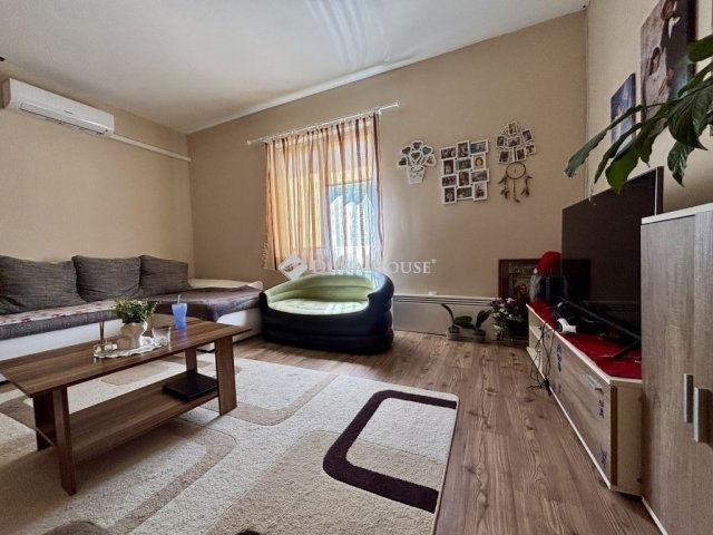 Eladó ikerház, Annavölgyben 27.5 M Ft, 2 szobás