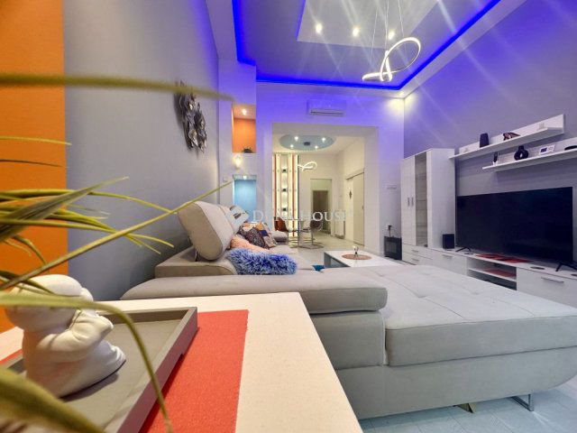 Eladó téglalakás, Budapesten, VII. kerületben 105 M Ft, 2 szobás