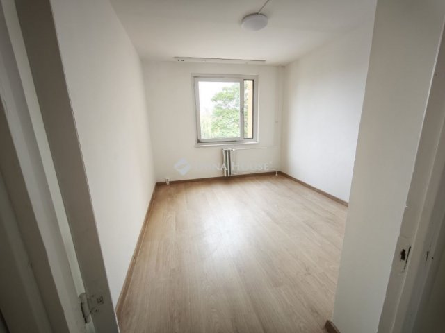 Eladó panellakás, Szegeden 48 M Ft, 1+1 szobás