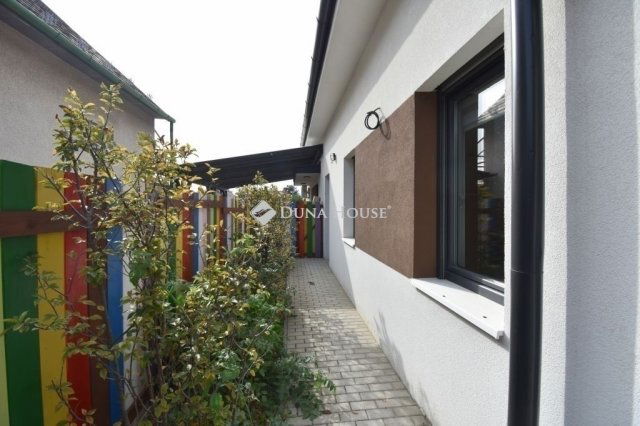 Eladó ikerház, Budapesten, XVI. kerületben 120 M Ft, 4 szobás