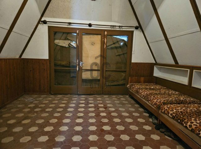 Eladó nyaraló, Szegeden 15.9 M Ft, 1 szobás