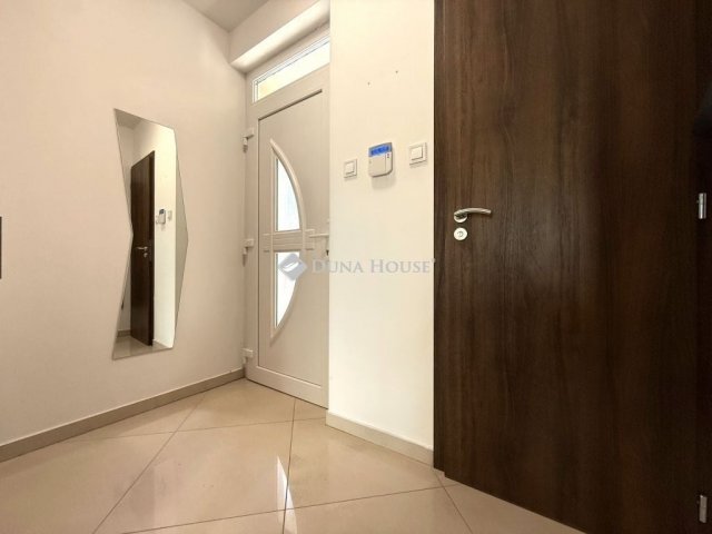 Eladó ikerház, Kecskeméten 104 M Ft, 4 szobás