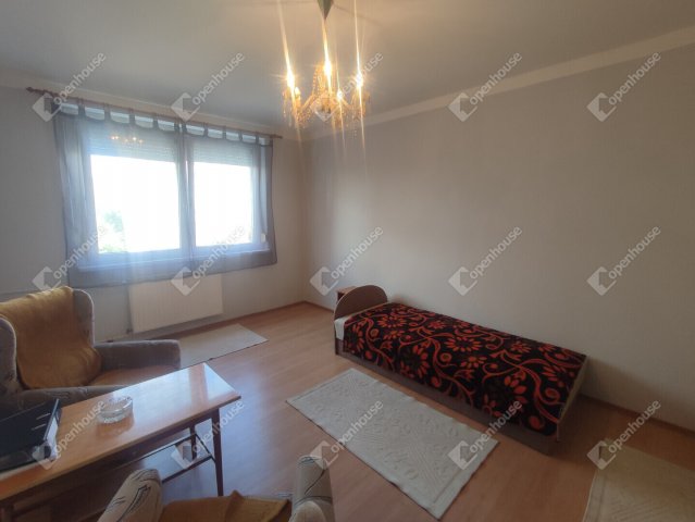 Kiadó panellakás, albérlet, Tatabányán 165 E Ft / hó, 2 szobás