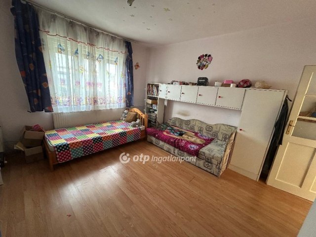 Eladó családi ház, Hajdúszováton 34 M Ft, 2 szobás