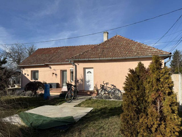 Eladó családi ház, Gyulán 44.99 M Ft, 4 szobás