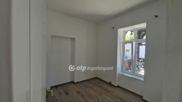 Eladó téglalakás, Tápiószelén 29.99 M Ft, 1+3 szobás