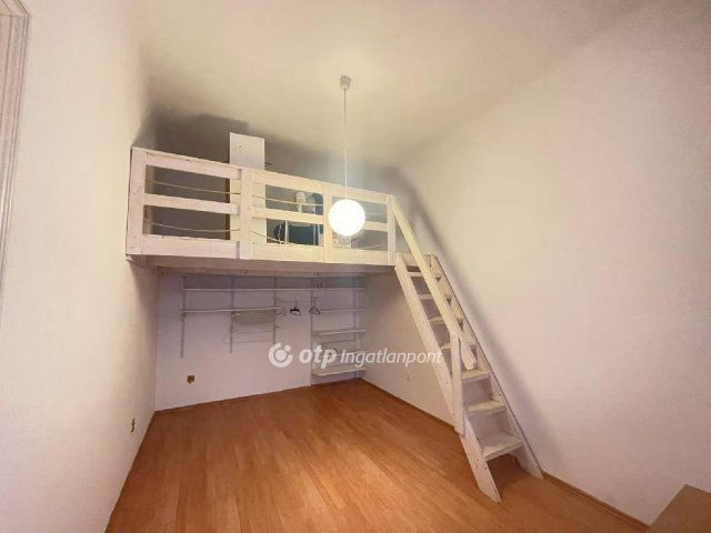 Eladó téglalakás, Budapesten, VIII. kerületben 65.9 M Ft