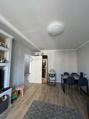 Eladó panellakás, Budapesten, XV. kerületben 68 M Ft, 2 szobás