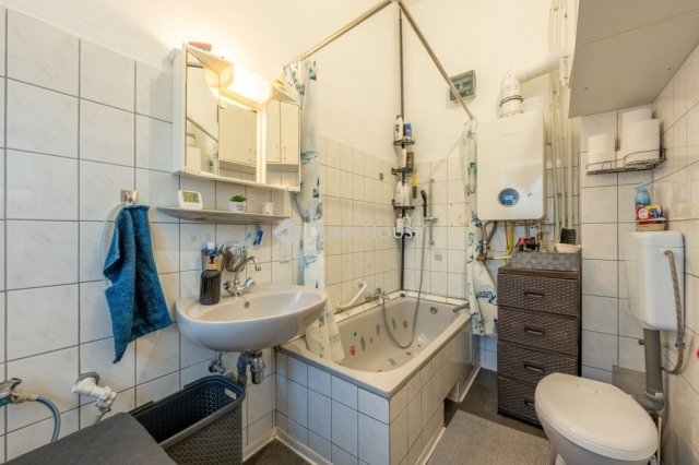 Eladó téglalakás, Budaörsön 75 M Ft, 3 szobás
