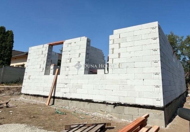 Eladó családi ház, Sülysápon 76 M Ft, 4 szobás