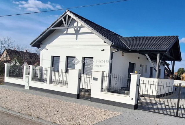 Eladó családi ház, Nagykőrösön 84.9 M Ft, 4 szobás
