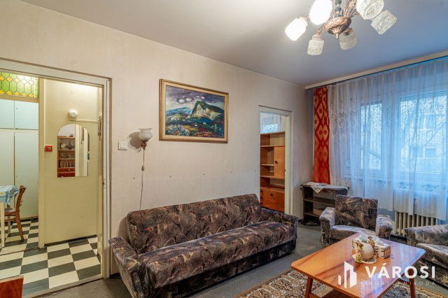 Eladó panellakás, Szegeden 34.99 M Ft, 2 szobás