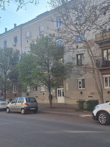 Eladó téglalakás, Szolnokon 18.4 M Ft, 1 szobás