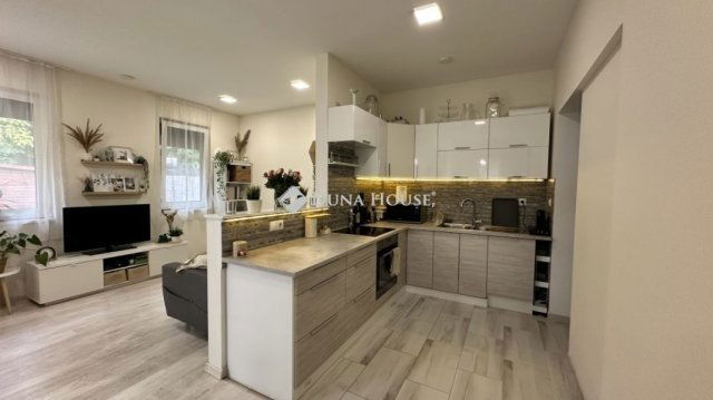 Eladó családi ház, Veresegyházon 105 M Ft, 4 szobás