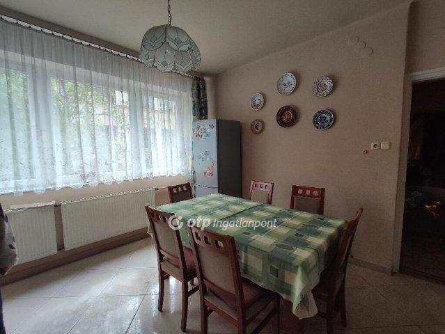 Eladó családi ház, Szegeden 184.9 M Ft, 4+1 szobás