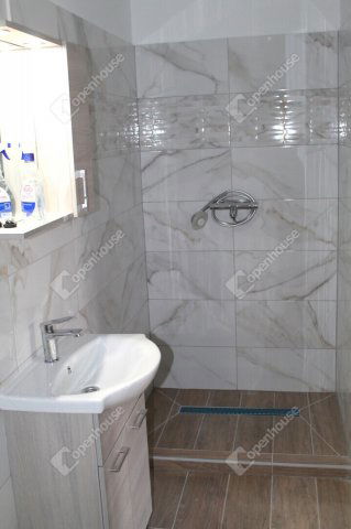 Eladó téglalakás, Sárváron 29.9 M Ft, 1 szobás