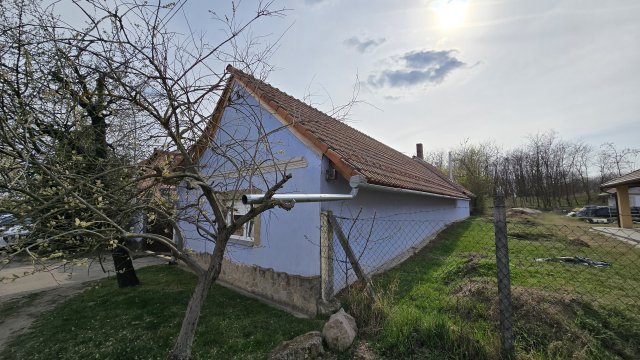 Eladó családi ház, Dunaföldváron 43.9 M Ft, 4 szobás