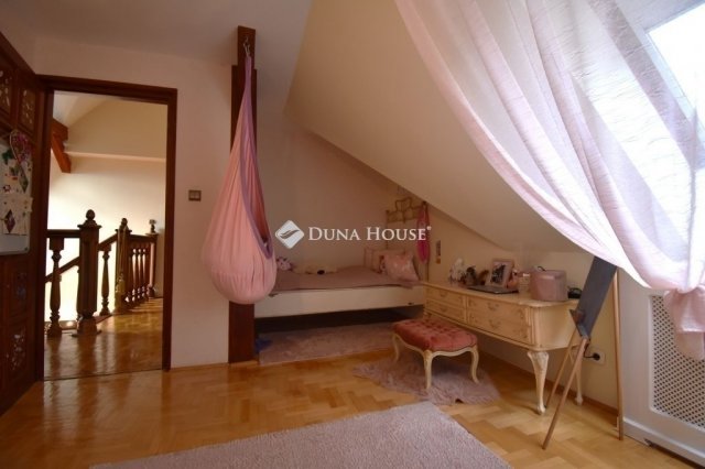 Eladó családi ház, Gödöllőn 355 M Ft, 6 szobás