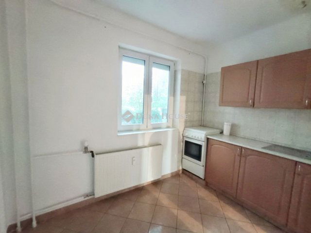 Eladó téglalakás, Sopronban 66.5 M Ft, 2 szobás