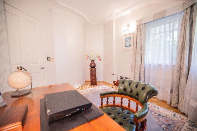 Eladó családi ház, Budapesten, II. kerületben 450 M Ft, 6 szobás