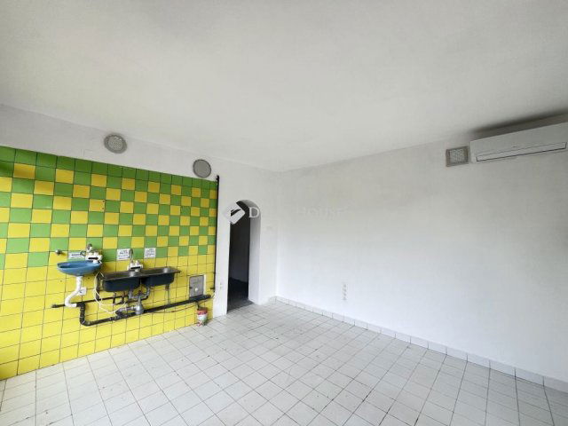 Eladó üzlethelyiség, Veszprémben 42 M Ft / költözzbe.hu