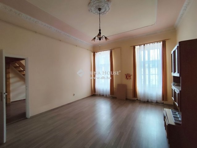 Eladó téglalakás, Sopronban 58 M Ft, 3 szobás