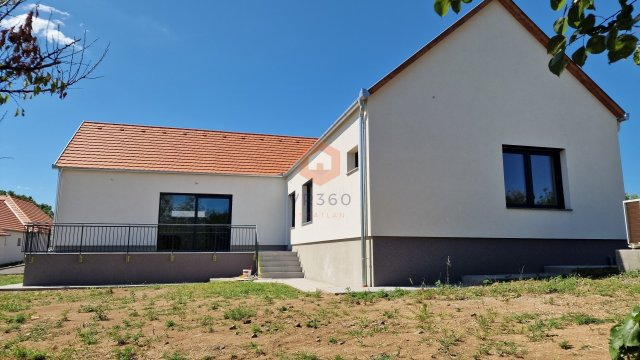 Eladó ikerház, Nagykozáron 149.9 M Ft, 4 szobás