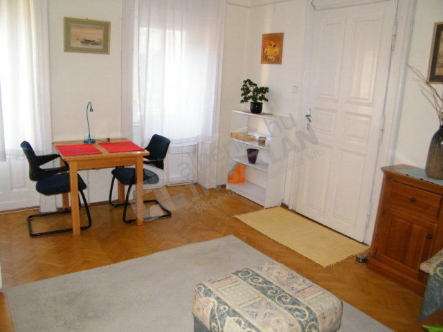 Kiadó téglalakás, albérlet, VIII. kerületben, Práter utcában