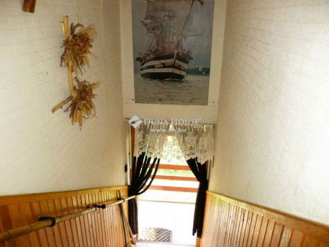 Eladó téglalakás, Székesfehérvárott 63.4 M Ft, 4 szobás