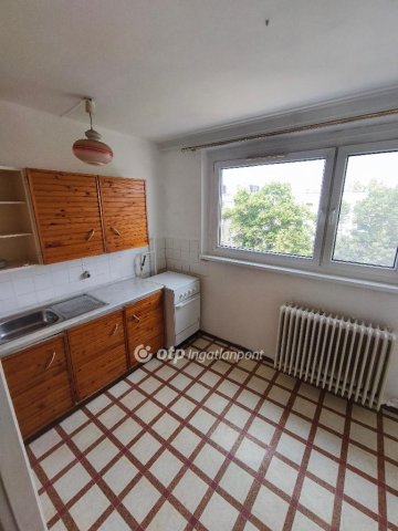 Eladó téglalakás, Miskolcon 34 M Ft, 2 szobás
