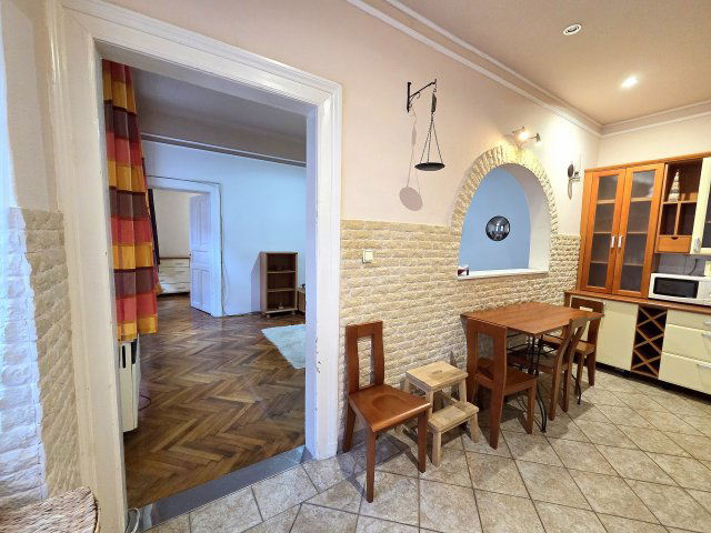 Kiadó téglalakás, albérlet, VI. kerületben, Csengery utcában