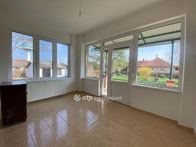 Eladó családi ház, Dömsödön 47.9 M Ft, 2 szobás