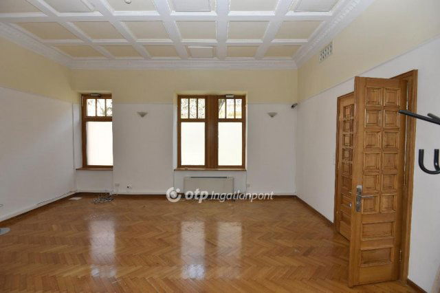 Eladó üzlethelyiség, Kaposváron 213.15 M Ft