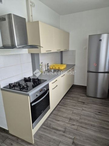 Eladó panellakás, Kecskeméten 47.49 M Ft, 2 szobás