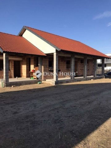 Eladó családi ház, Cegléden 39.9 M Ft, 2 szobás