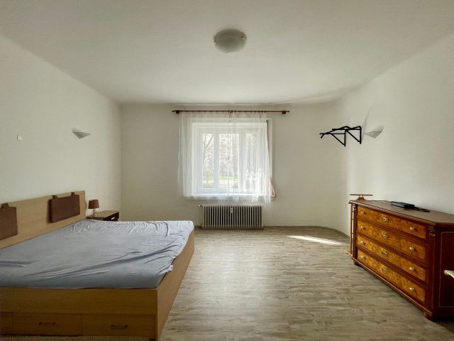 Kiadó téglalakás, albérlet, I. kerületben, Attila úton