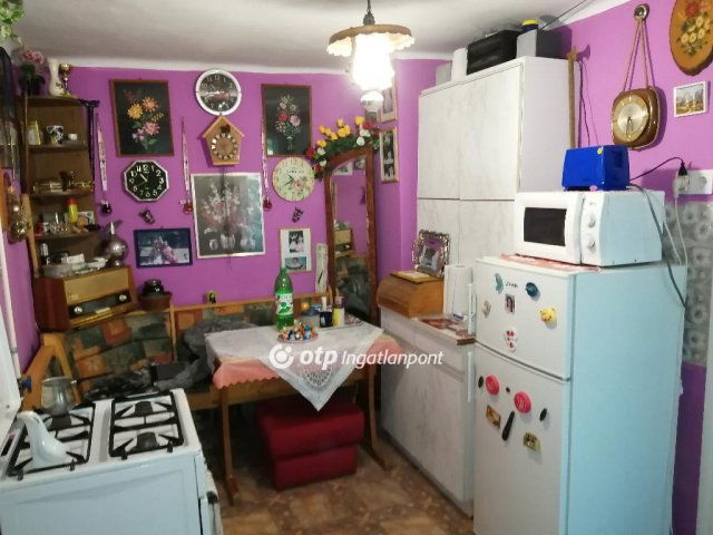 Eladó családi ház, Gyöngyösön 13.3 M Ft, 1+2 szobás