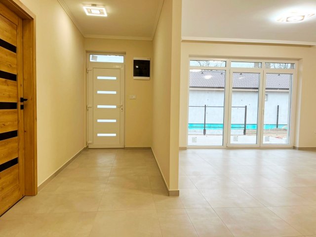 Eladó ikerház, Nyíregyházán 74.99 M Ft, 3 szobás