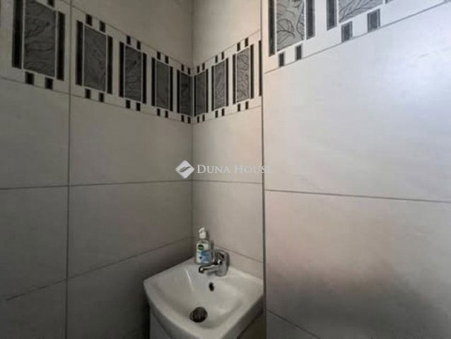Eladó családi ház, Alsónémediben 139 M Ft, 4 szobás