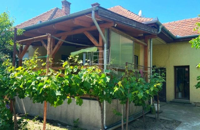 Kiadó családi ház, albérlet, Tökölön 250 E Ft / hó, 3 szobás
