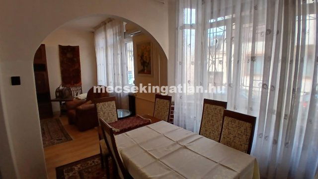 Kiadó téglalakás, albérlet, Pécsett, Felsővámház utcában