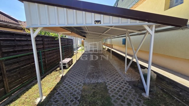 Eladó családi ház, Siófokon 75.737 M Ft, 3 szobás