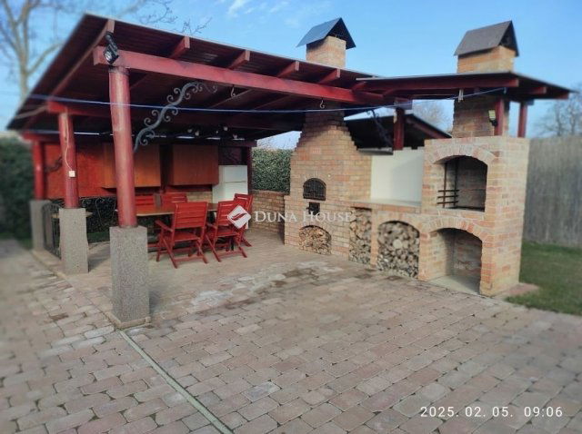 Eladó családi ház, Orosházán 55 M Ft, 5 szobás