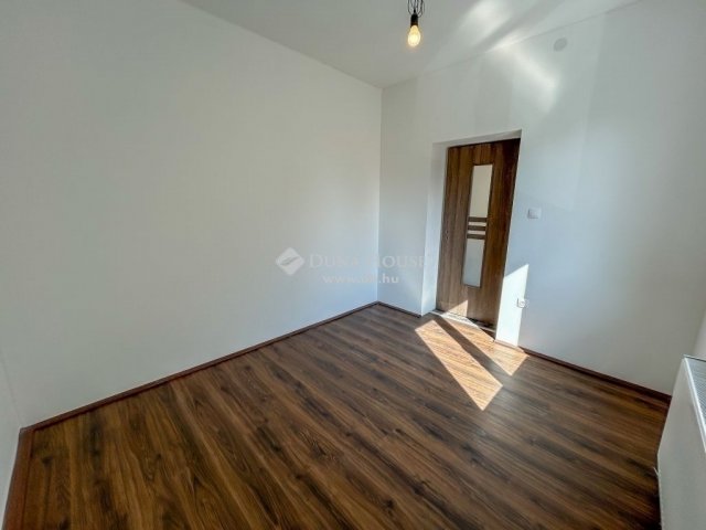 Eladó családi ház, Alsónémediben 99 M Ft, 6 szobás