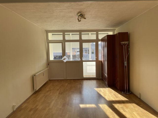 Eladó panellakás, Pécsett 42.9 M Ft, 2 szobás