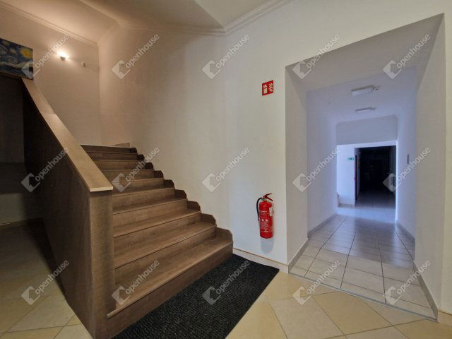 Eladó hotel, Komáromban 776 M Ft, 28 szobás