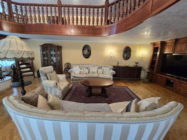 Eladó családi ház, Budaörsön 380 M Ft, 6+1 szobás