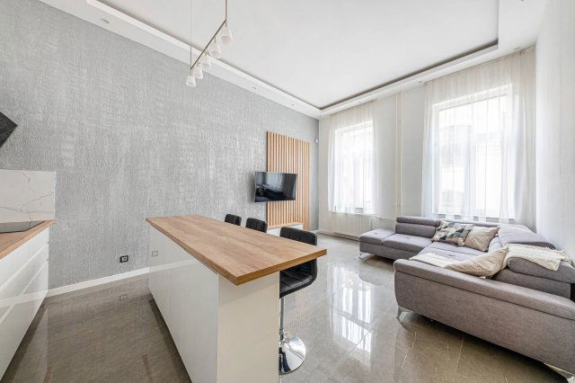 Kiadó téglalakás, albérlet, Budapesten, V. kerületben, 4 szobás